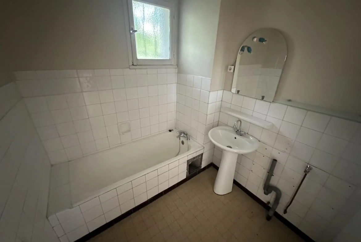 Appartement 3 pièces à Grenoble – 72 m² avec chauffage gaz, résidence au rez-de-chaussée 