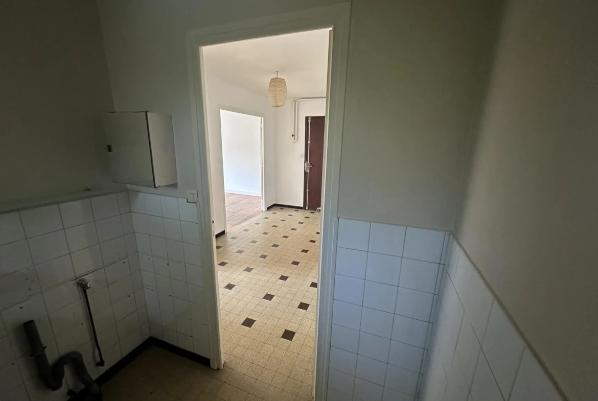Appartement 3 pièces à Grenoble – 72 m² avec chauffage gaz, résidence au rez-de-chaussée 