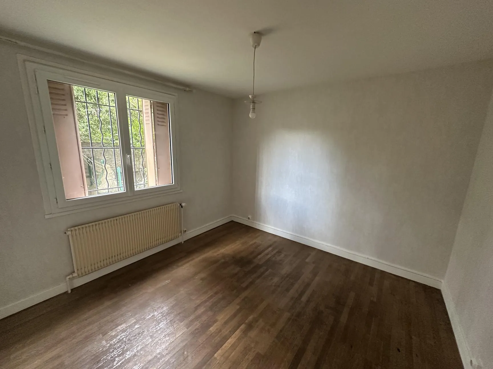 Appartement 3 pièces à Grenoble – 72 m² avec chauffage gaz, résidence au rez-de-chaussée 