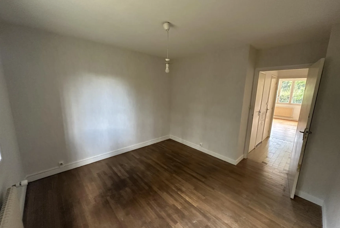 Appartement 3 pièces à Grenoble – 72 m² avec chauffage gaz, résidence au rez-de-chaussée 