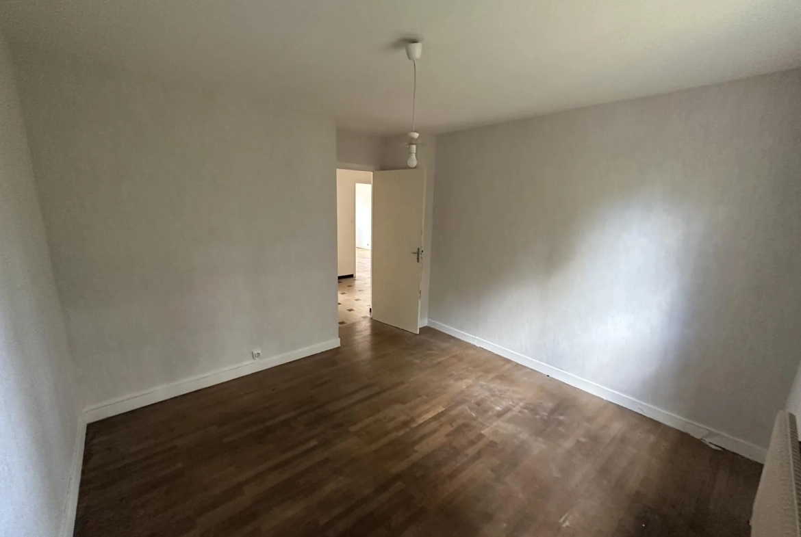 Appartement 3 pièces à Grenoble – 72 m² avec chauffage gaz, résidence au rez-de-chaussée 