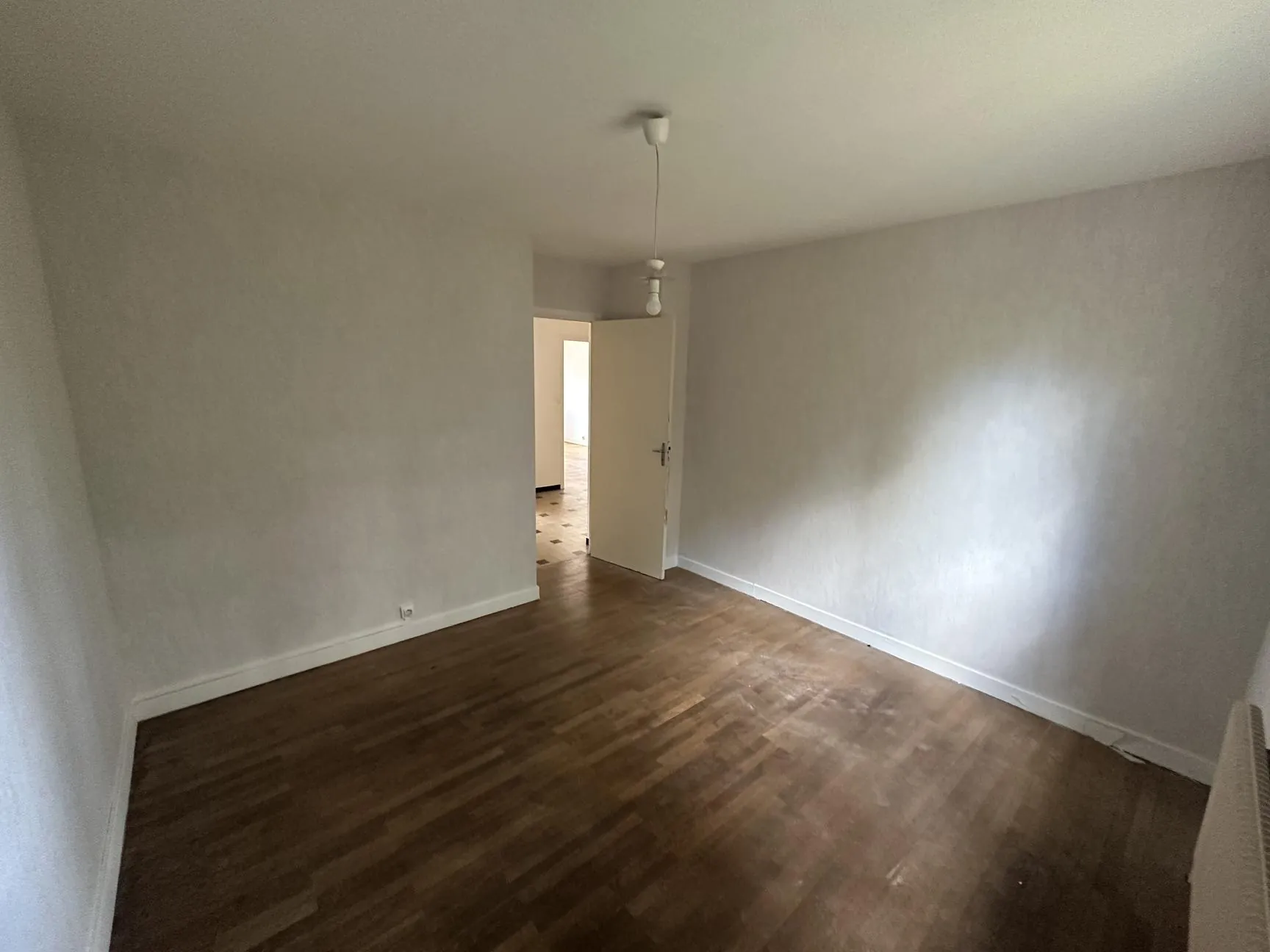 Appartement 3 pièces à Grenoble – 72 m² avec chauffage gaz, résidence au rez-de-chaussée 