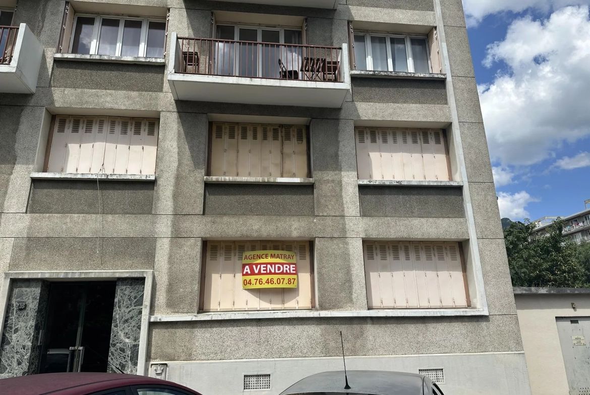 Appartement 3 pièces à Grenoble – 72 m² avec chauffage gaz, résidence au rez-de-chaussée 