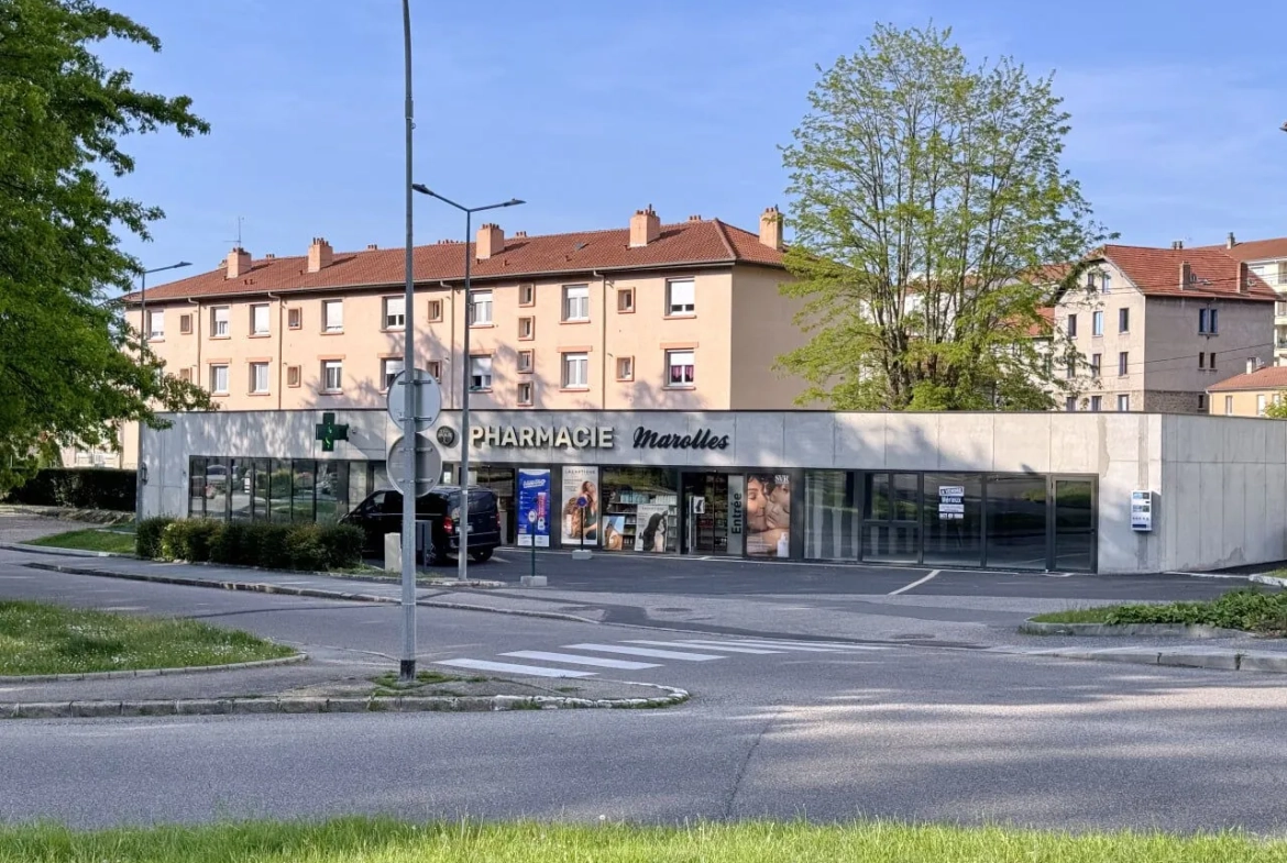 Local d'activité de 82 m² à Firminy pour praticiens ou vente de produits 