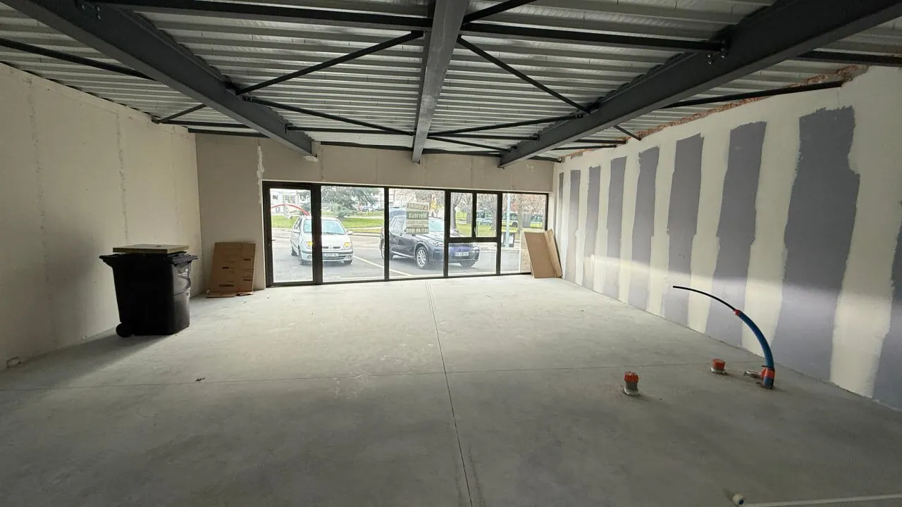 Local d'activité de 82 m² à Firminy pour praticiens ou vente de produits 