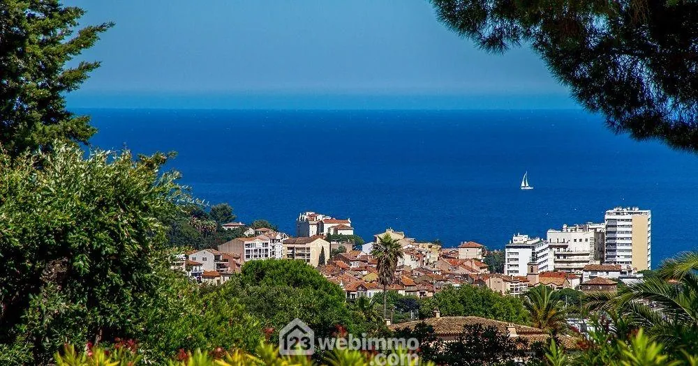 Appartement de 42 m² avec terrasse et jardin à Sainte-Maxime 