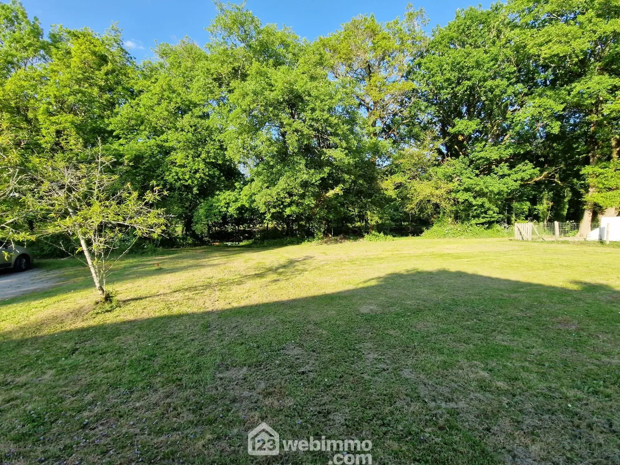 Terrain constructible de 3079 m² à Venansault, environnement naturel et proche La Roche 