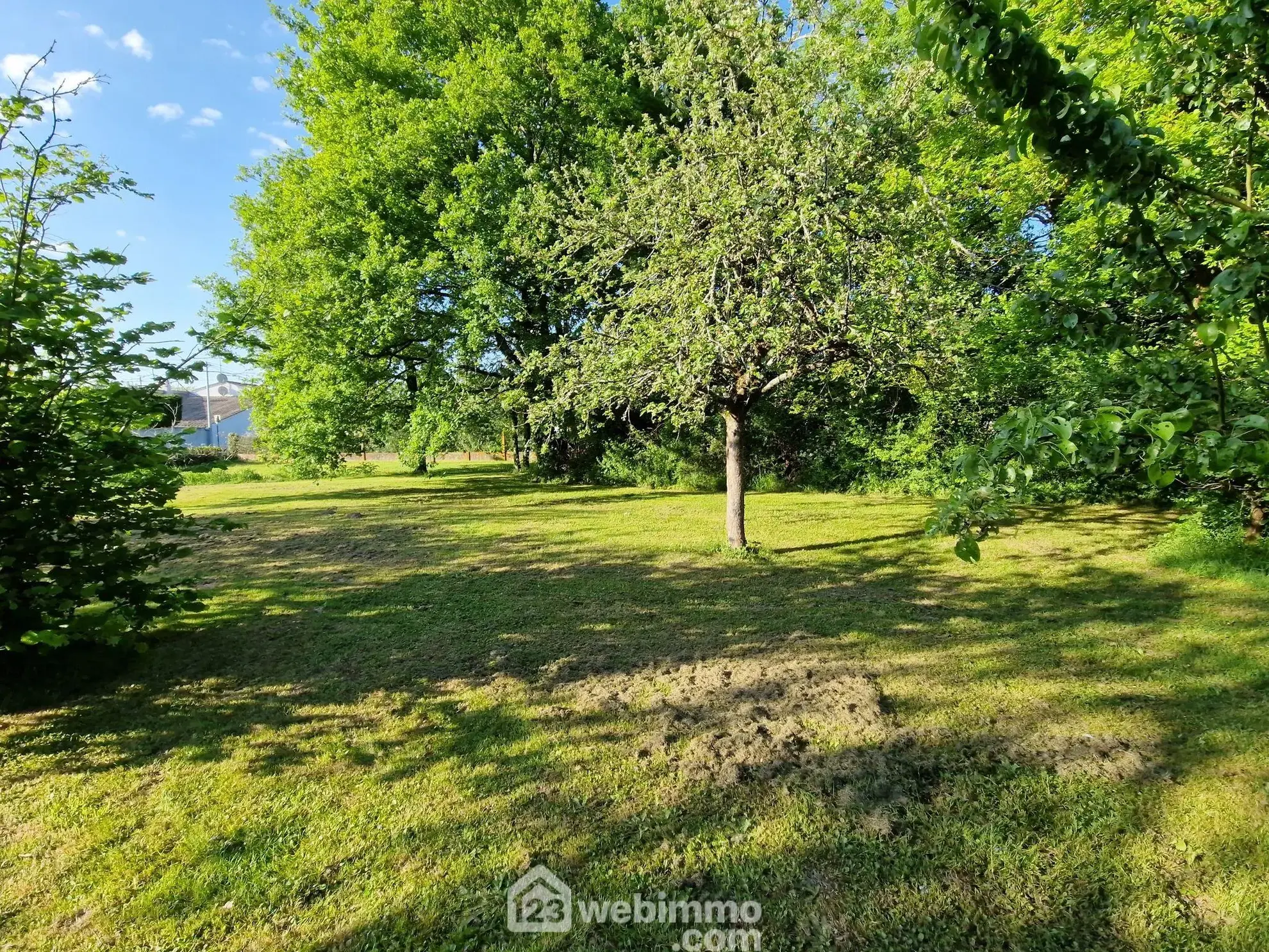 Terrain constructible de 3079 m² à Venansault, environnement naturel et proche La Roche 