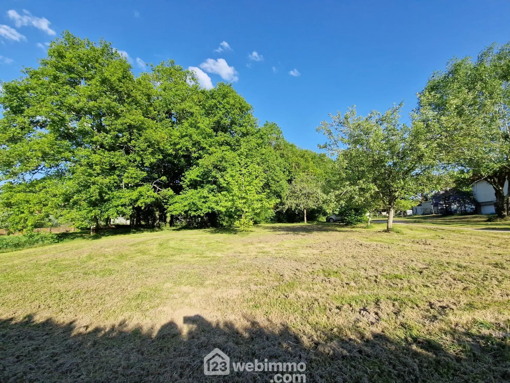 Terrain constructible de 3079 m² à Venansault, environnement naturel et proche La Roche 