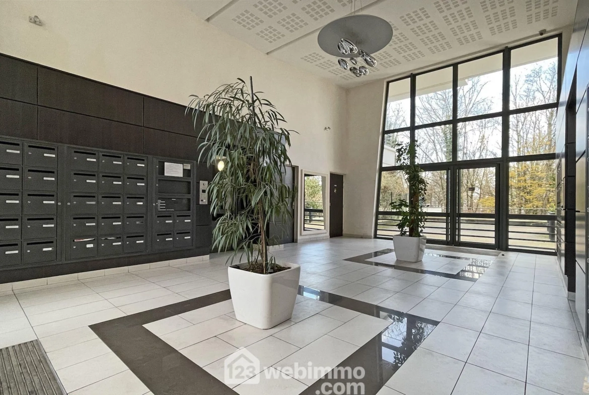 Appartement 2 pièces avec jardin et terrasse à Sucy-en-Brie - 40m² 
