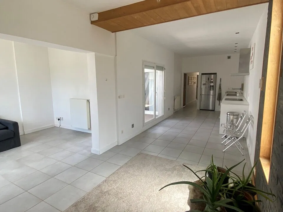 Appartement atypique de 85 m² avec jardin privé à Saint Victor sur Loire 