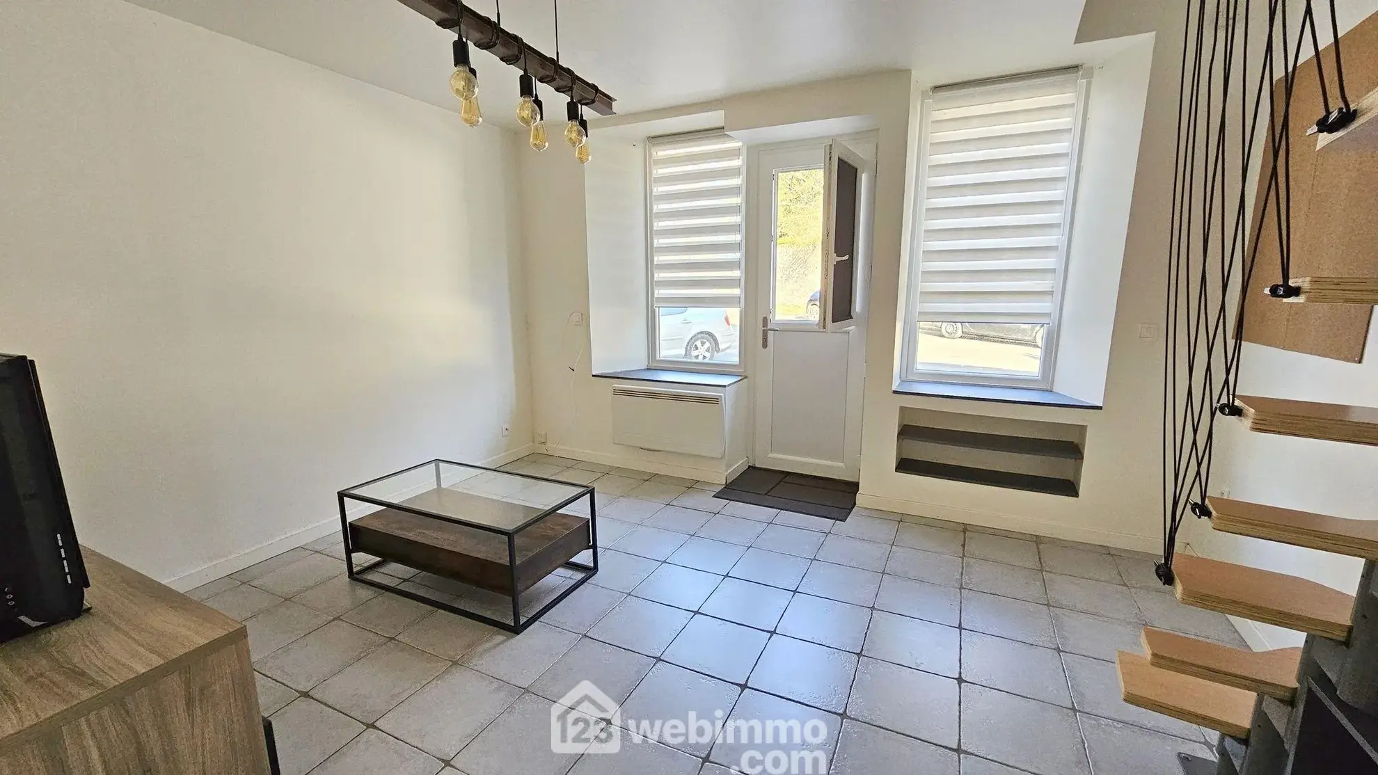 Maison de ville rénovée de 45m² à Vert-le-Grand, calme et prête à vivre 