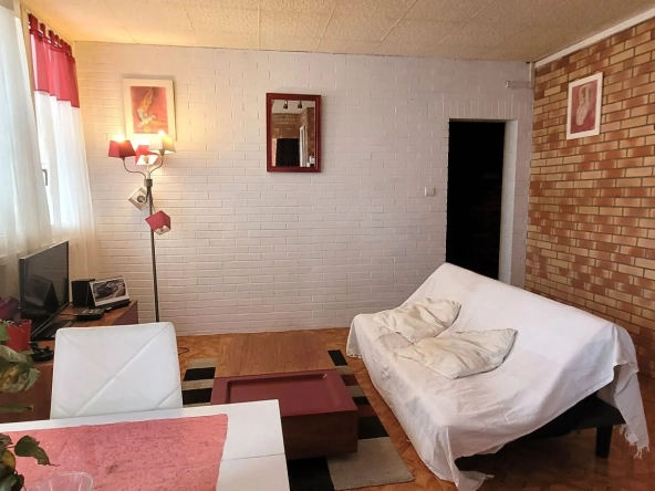 Appartement 5 pièces à Mourenx de 87 m² avec parking et proche commodités