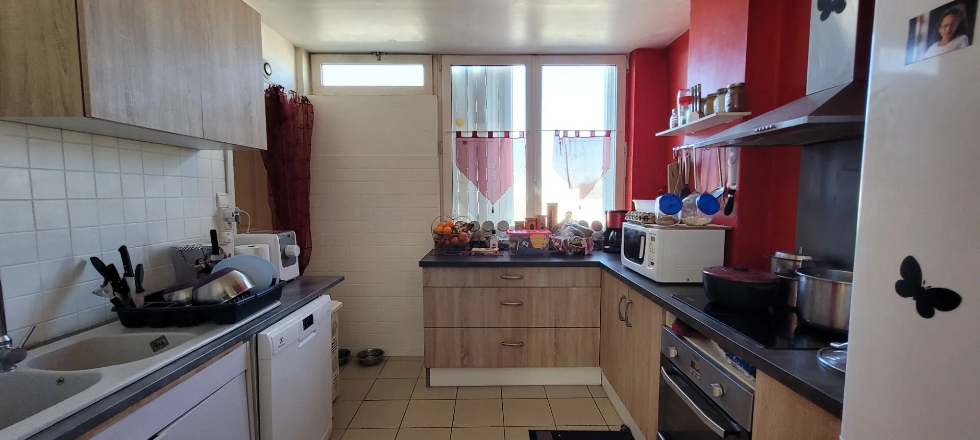 Appartement 5 pièces à Mourenx de 87 m² avec parking et proche commodités 