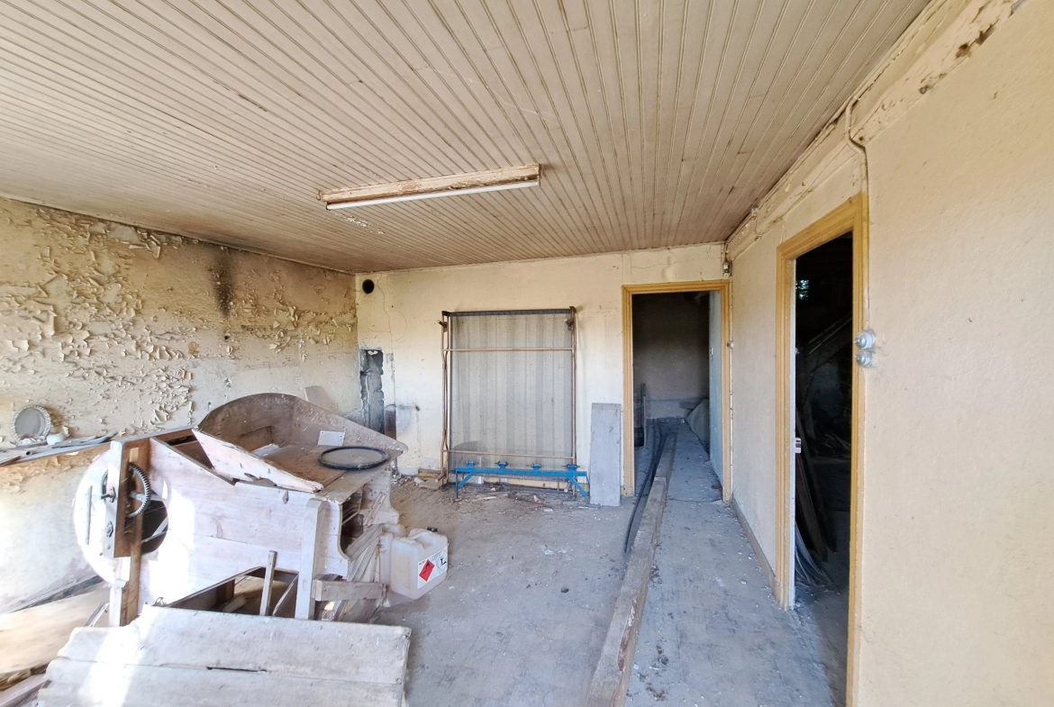Propriété rurale à rénover avec potentiel à Ambert - 75 750 € 