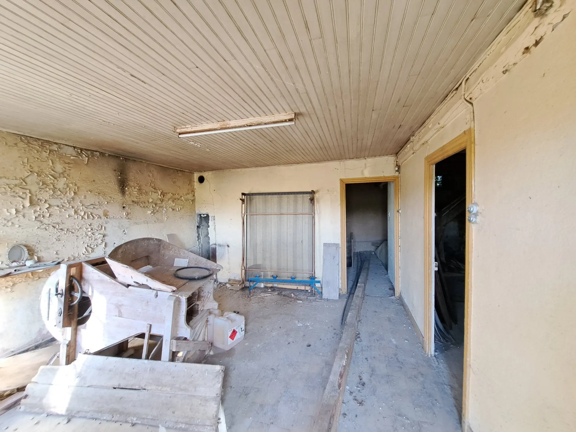 Propriété rurale à rénover avec potentiel à Ambert - 75 750 € 