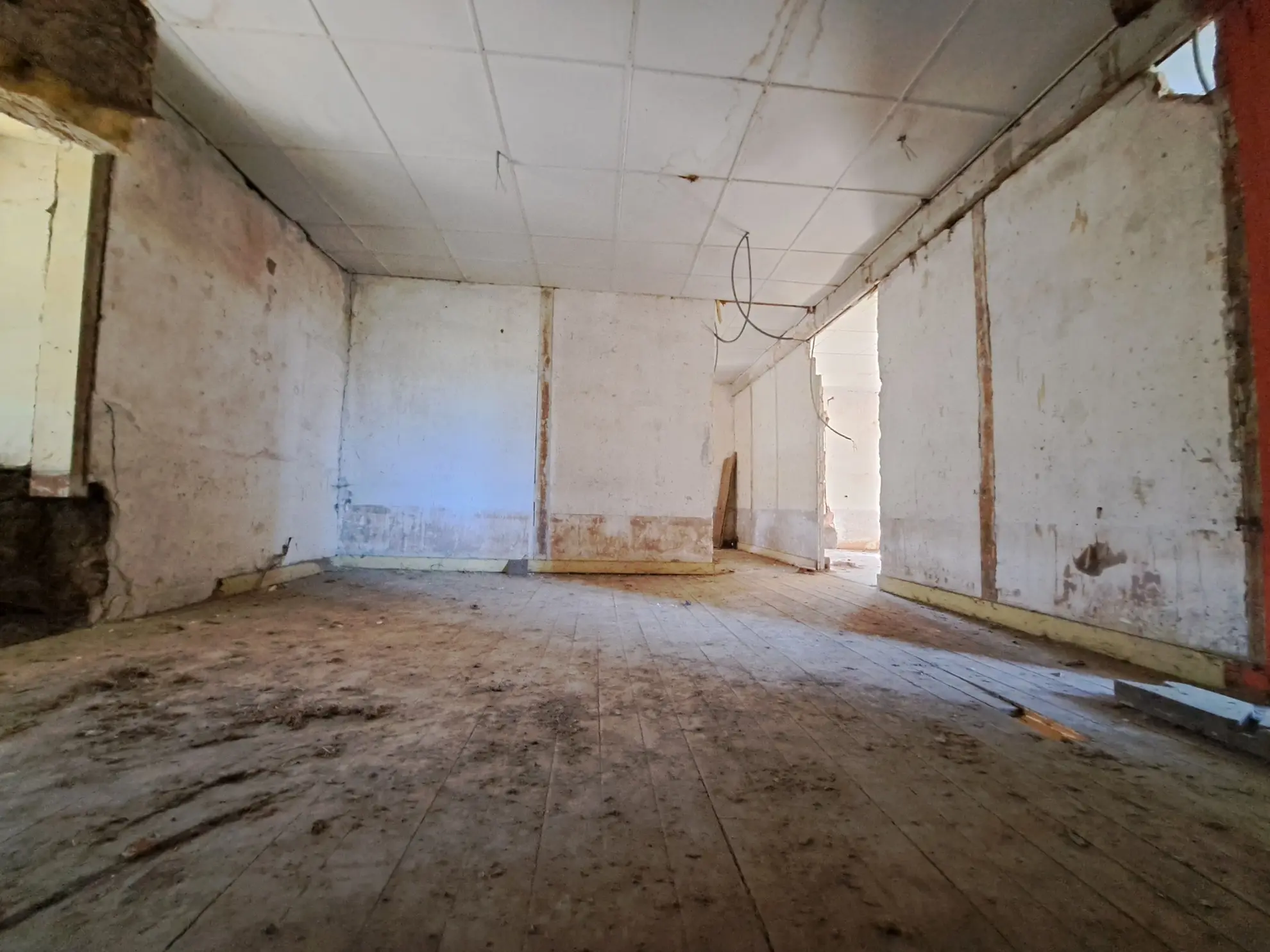 Propriété rurale à rénover avec potentiel à Ambert - 75 750 € 