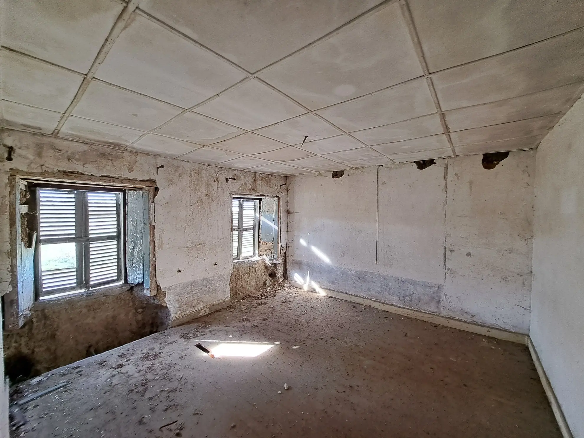 Propriété rurale à rénover avec potentiel à Ambert - 75 750 € 
