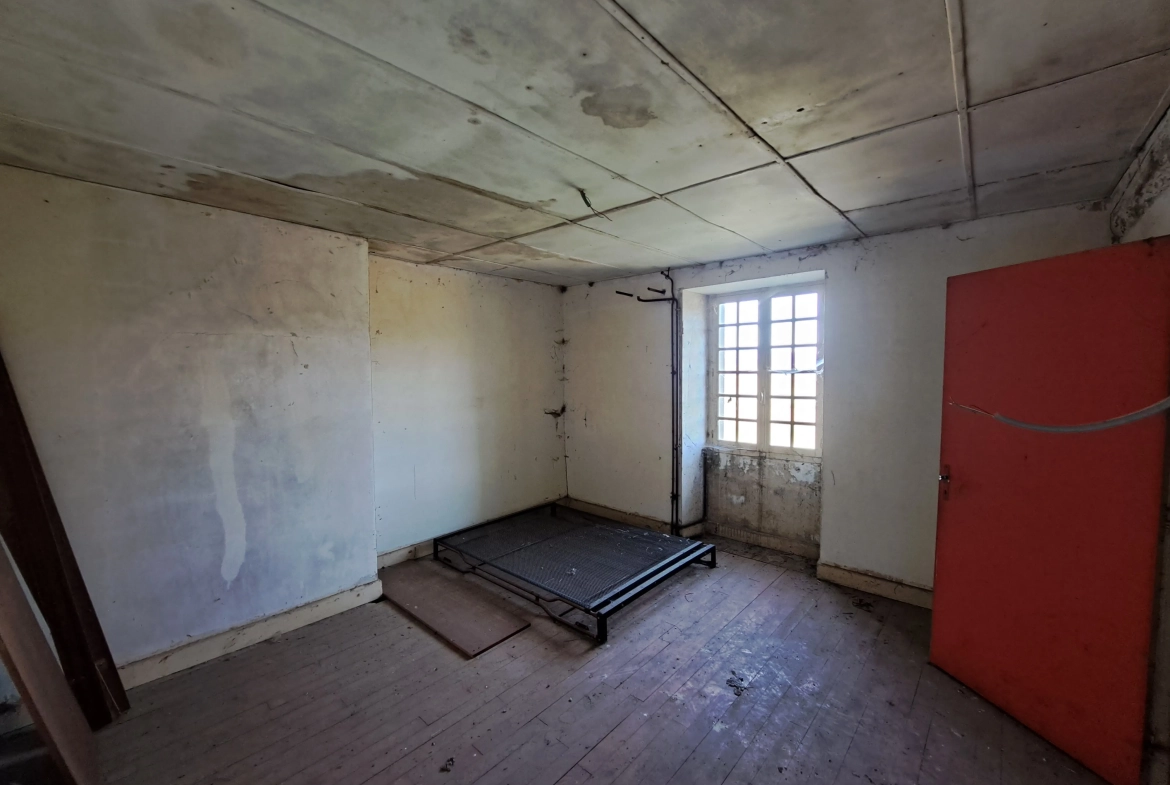 Propriété rurale à rénover avec potentiel à Ambert - 75 750 € 