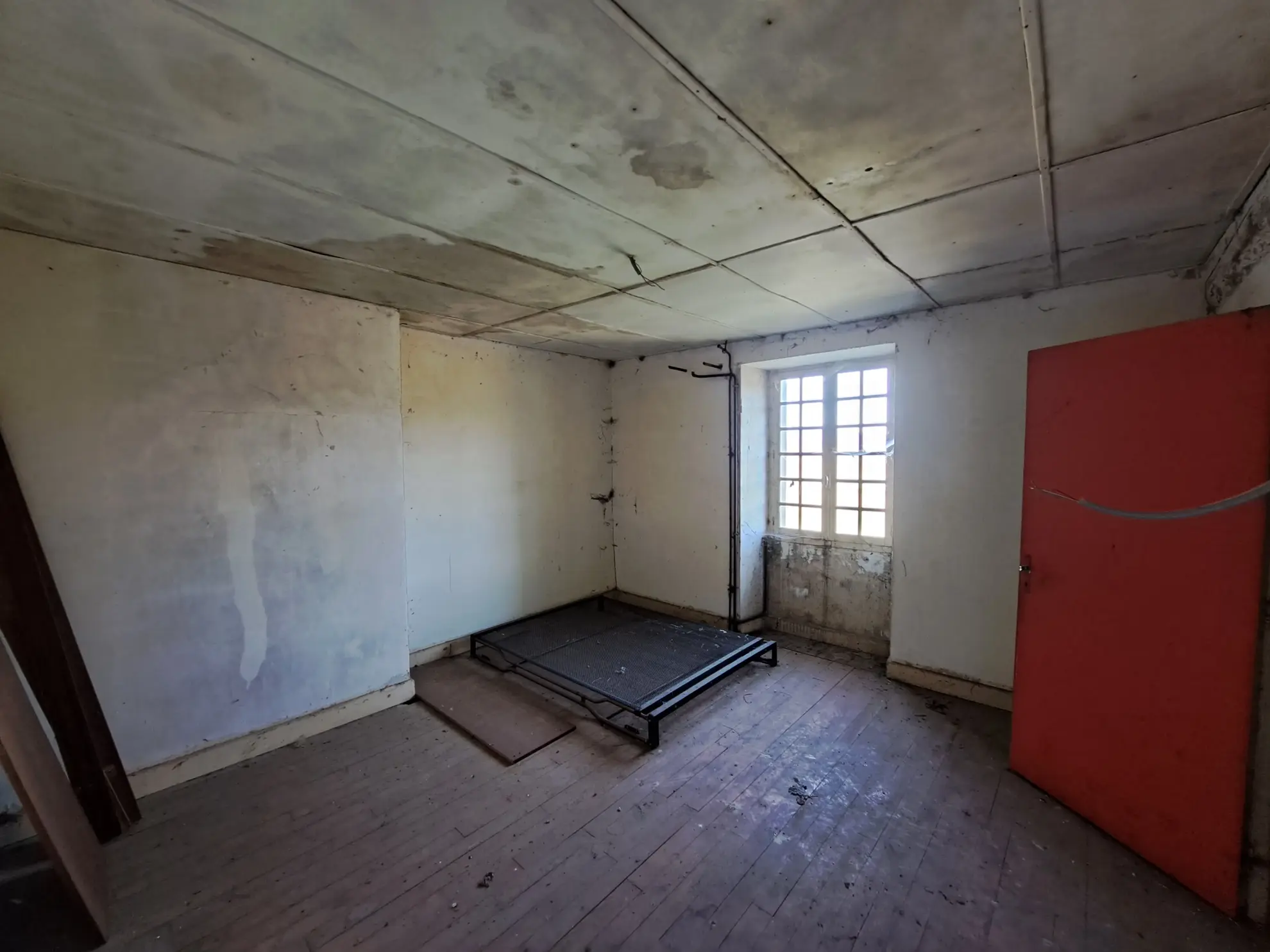 Propriété rurale à rénover avec potentiel à Ambert - 75 750 € 