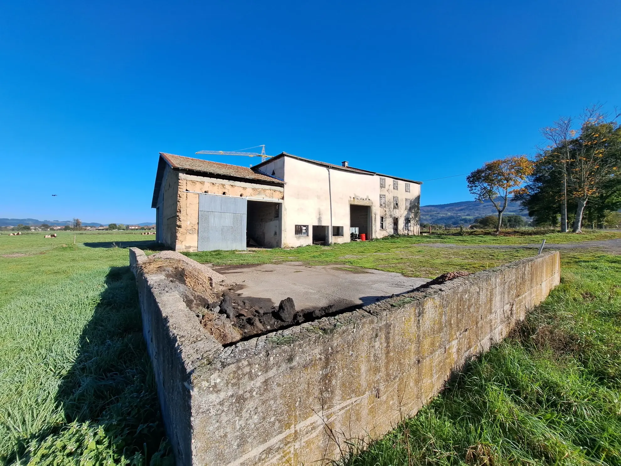 Propriété rurale à rénover avec potentiel à Ambert - 75 750 € 