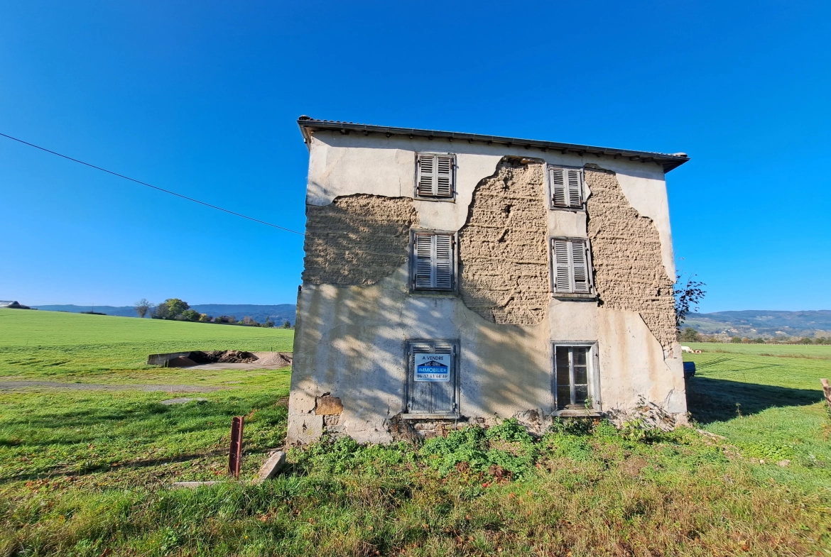 Propriété rurale à rénover avec potentiel à Ambert - 75 750 € 