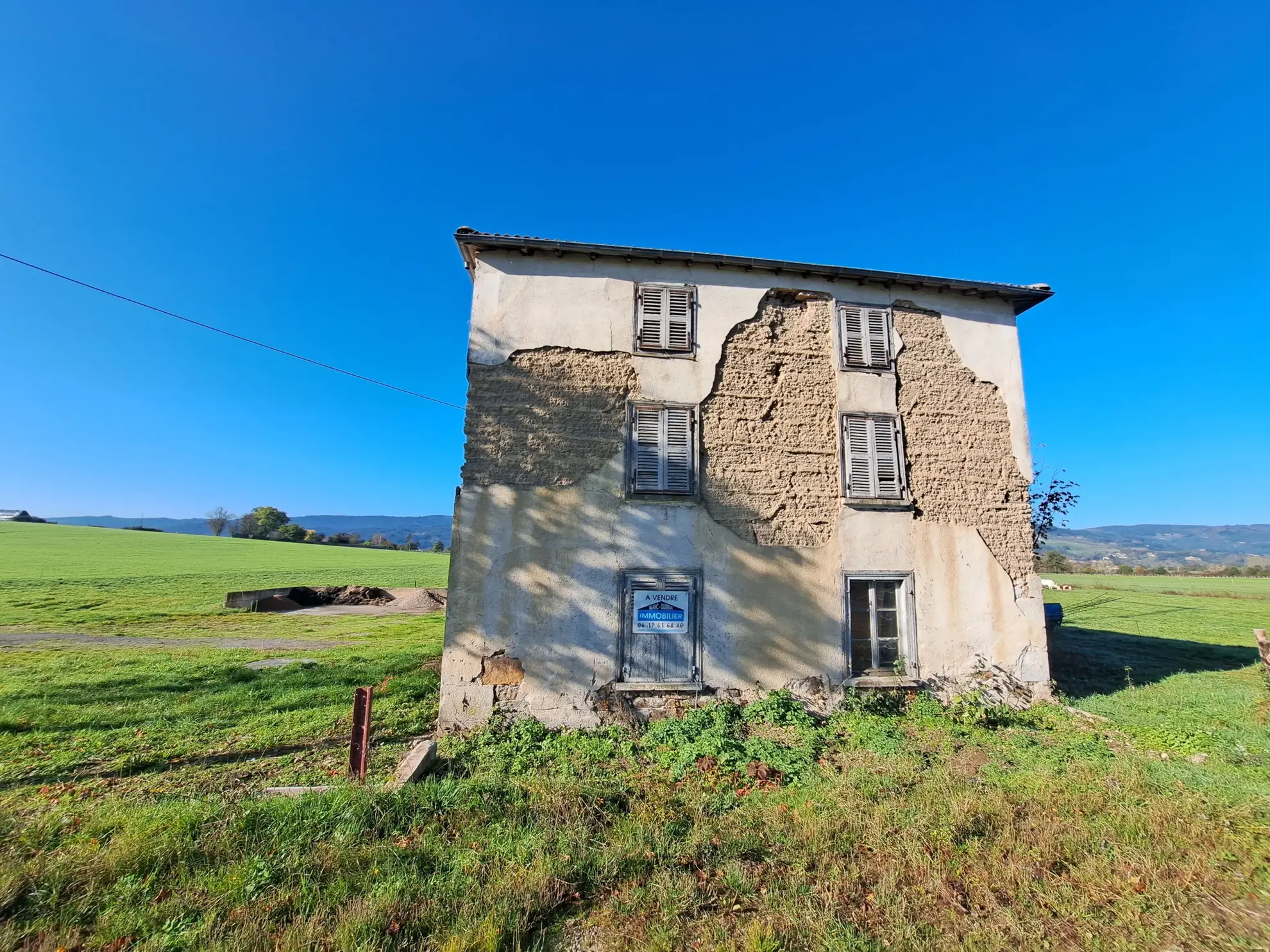 Propriété rurale à rénover avec potentiel à Ambert - 75 750 € 