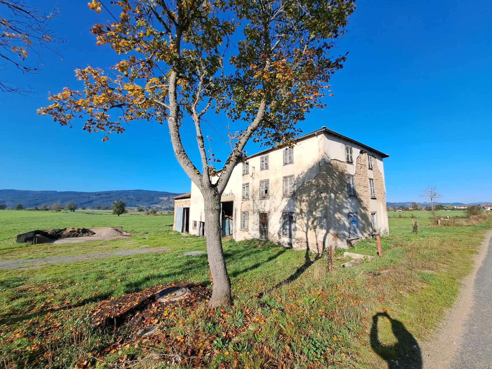 Propriété rurale à rénover avec potentiel à Ambert - 75 750 € 
