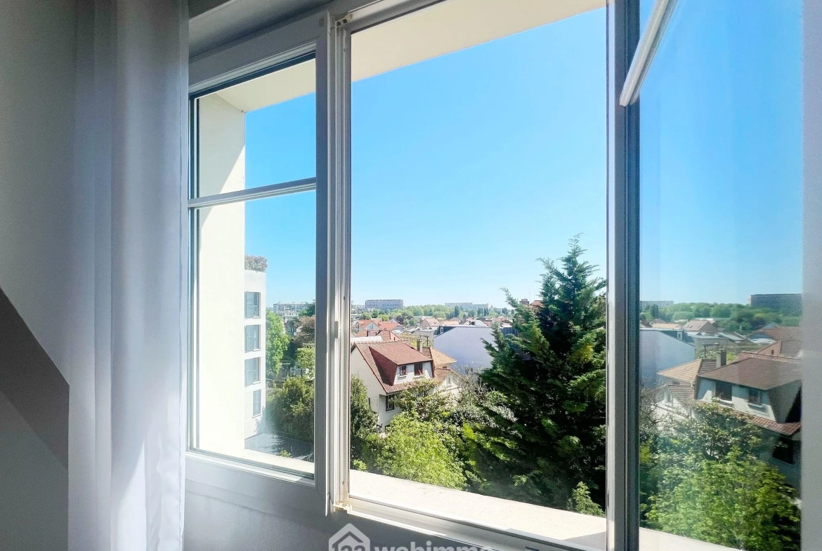 Superbe T2 de 32m² à Antony, dernier étage, avec parking, rénové en 2022 et proche des transports et commerces 