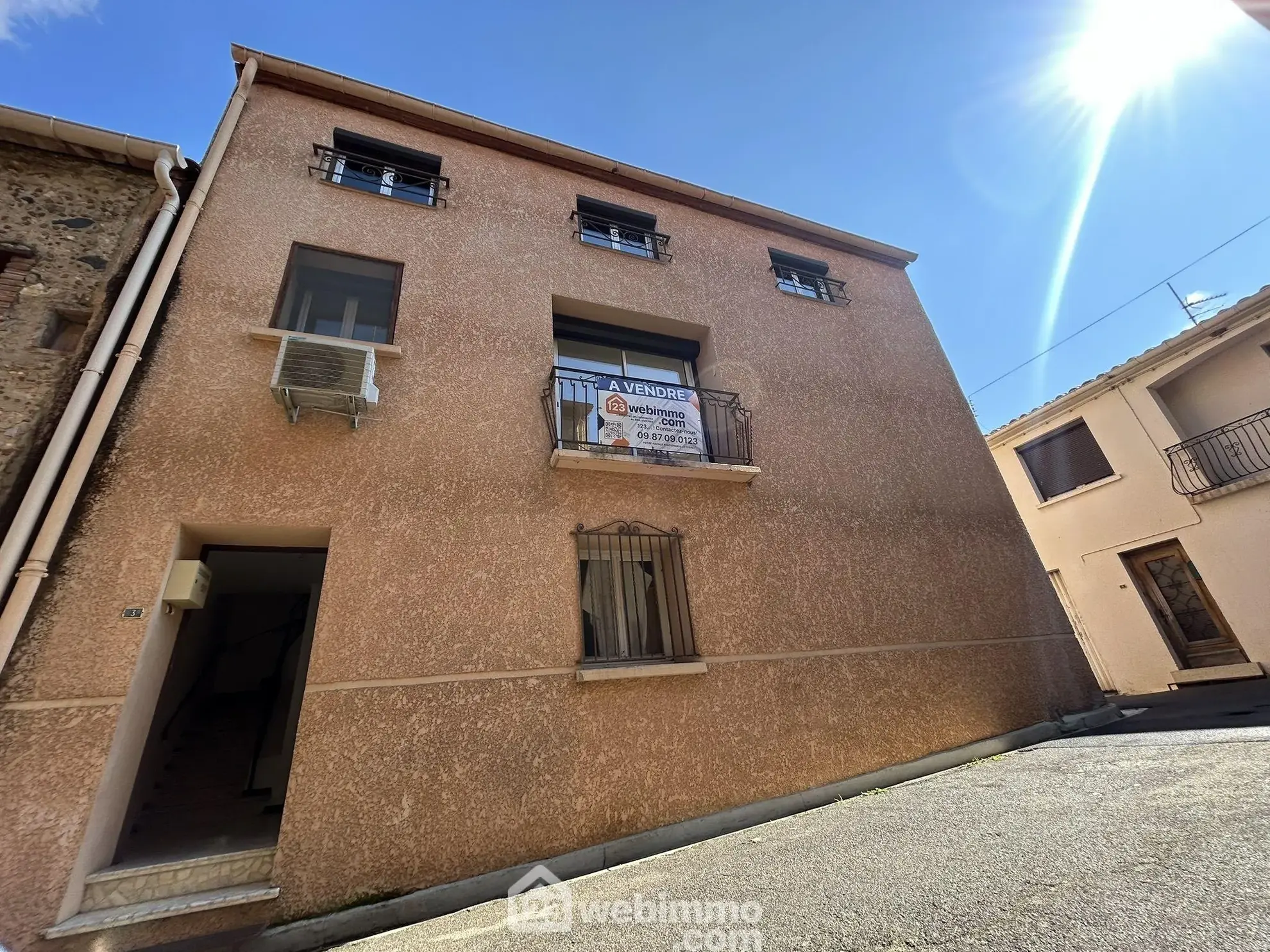 Maison de village à Estagel avec garage, 100 m², idéal résidence ou investissement 