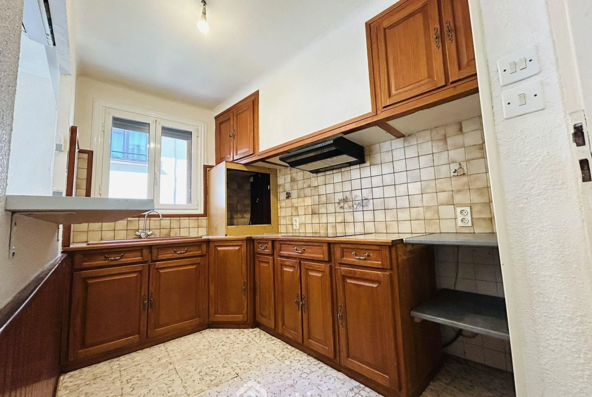 Maison de village à Estagel avec garage, 100 m², idéal résidence ou investissement 