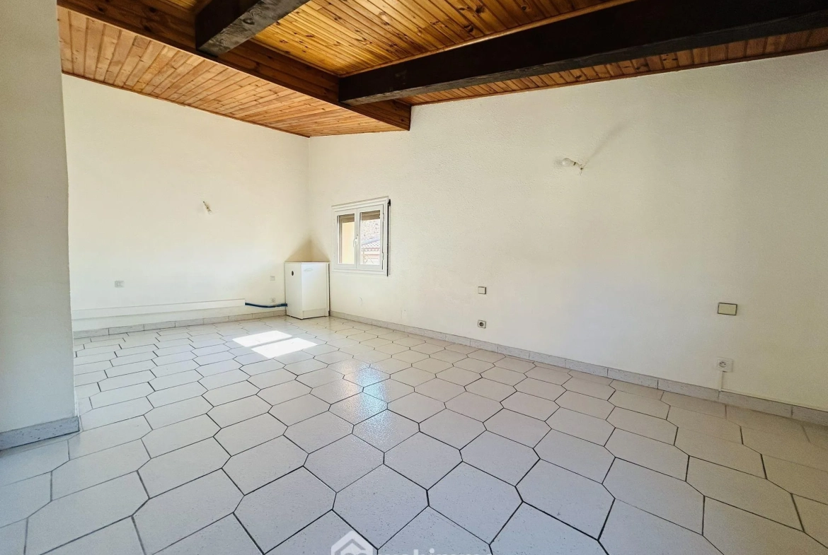 Maison de village à Estagel avec garage, 100 m², idéal résidence ou investissement 