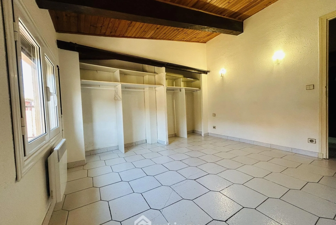 Maison de village à Estagel avec garage, 100 m², idéal résidence ou investissement 