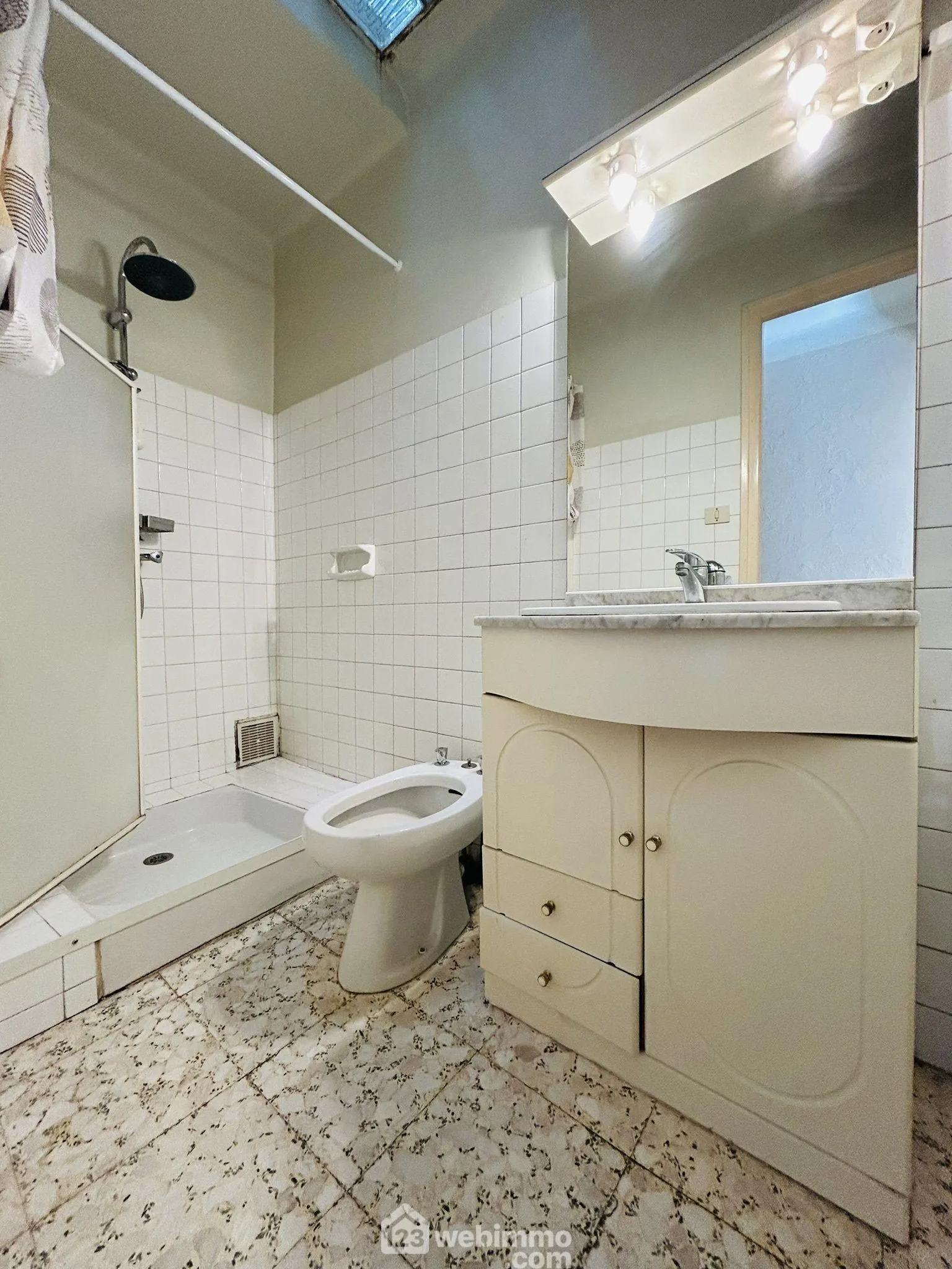 Maison de village à Estagel avec garage, 100 m², idéal résidence ou investissement 