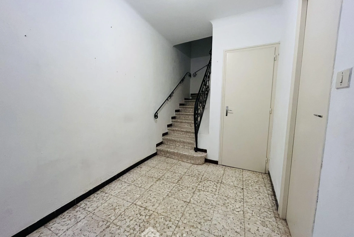 Maison de village à Estagel avec garage, 100 m², idéal résidence ou investissement 