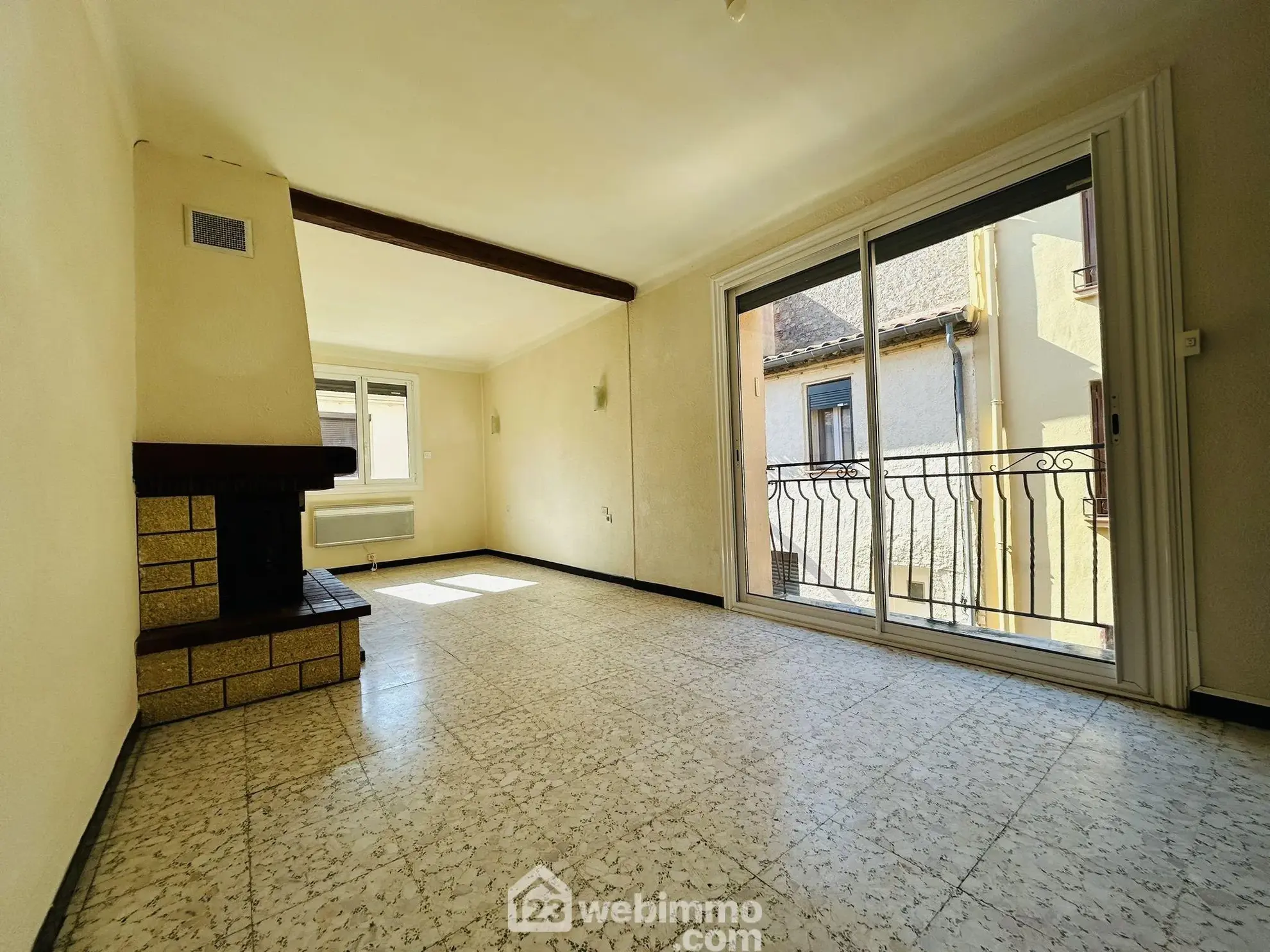 Maison de village à Estagel avec garage, 100 m², idéal résidence ou investissement 