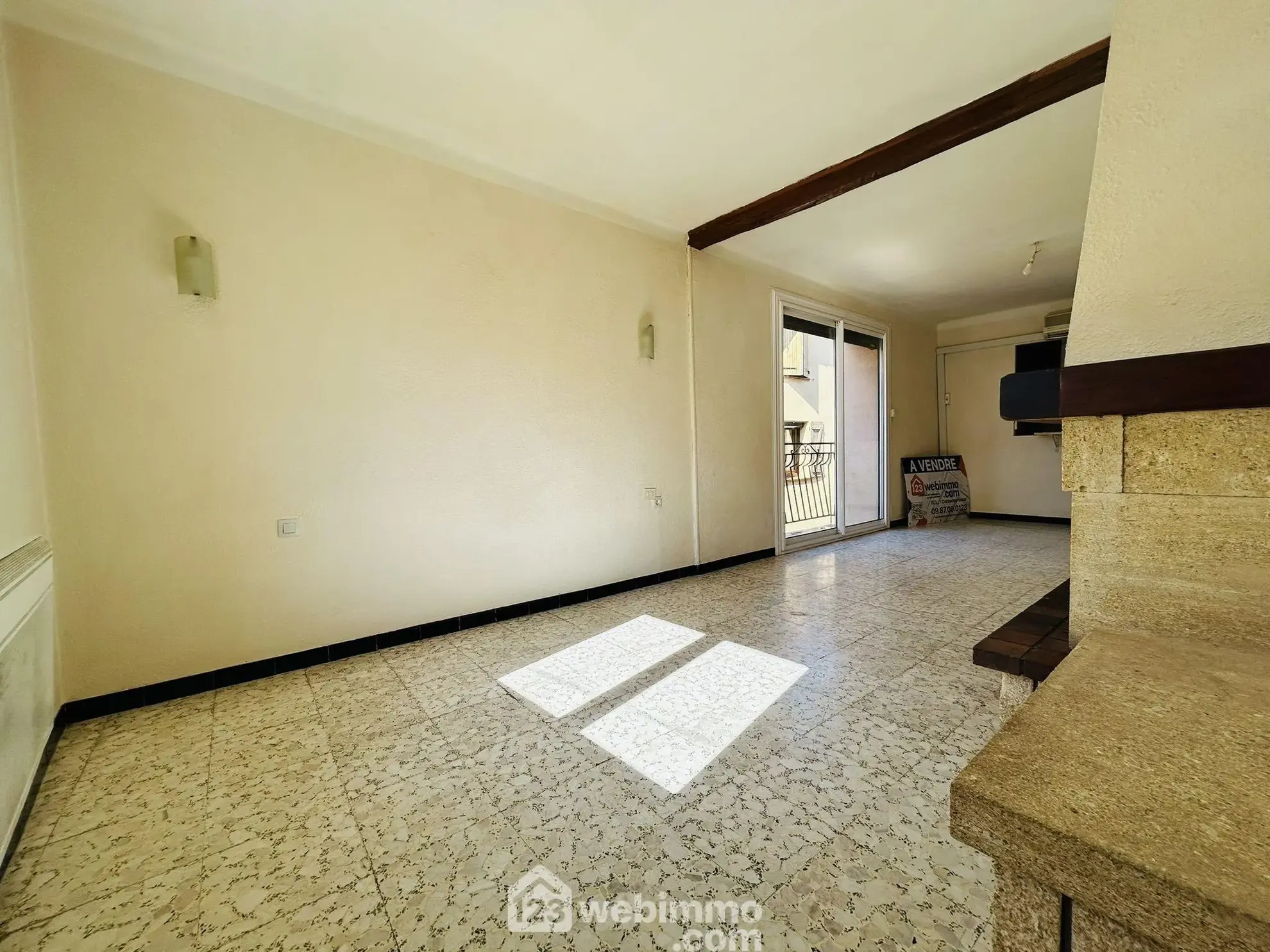 Maison de village à Estagel avec garage, 100 m², idéal résidence ou investissement 