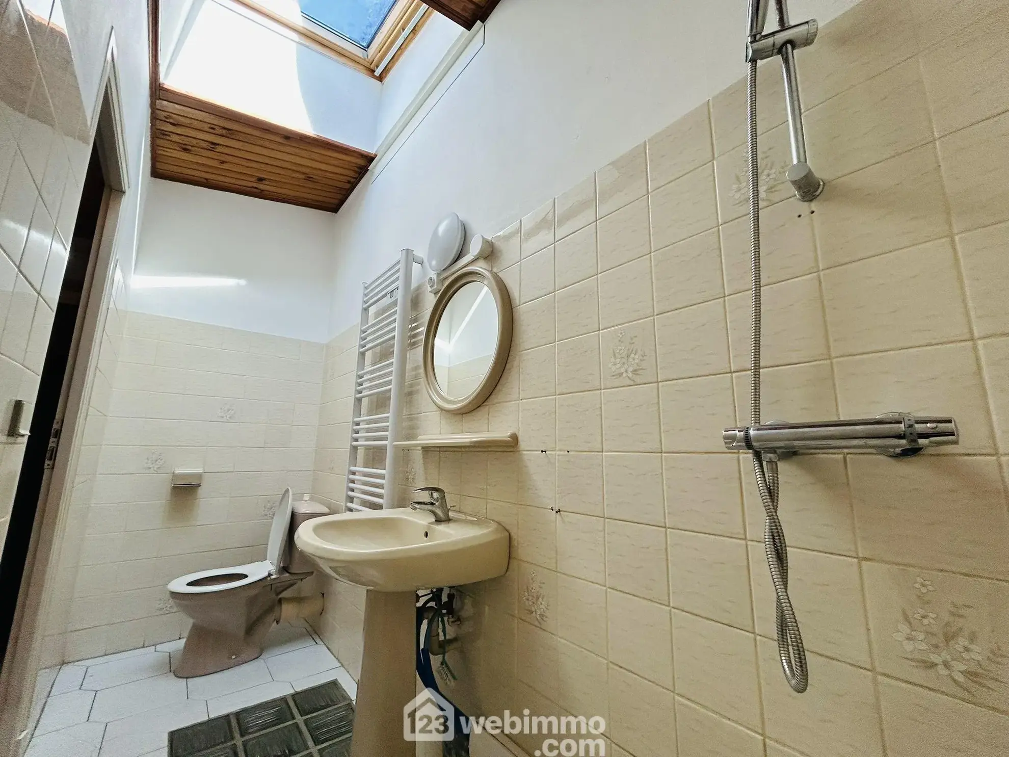 Maison de village à Estagel avec garage, 100 m², idéal résidence ou investissement 