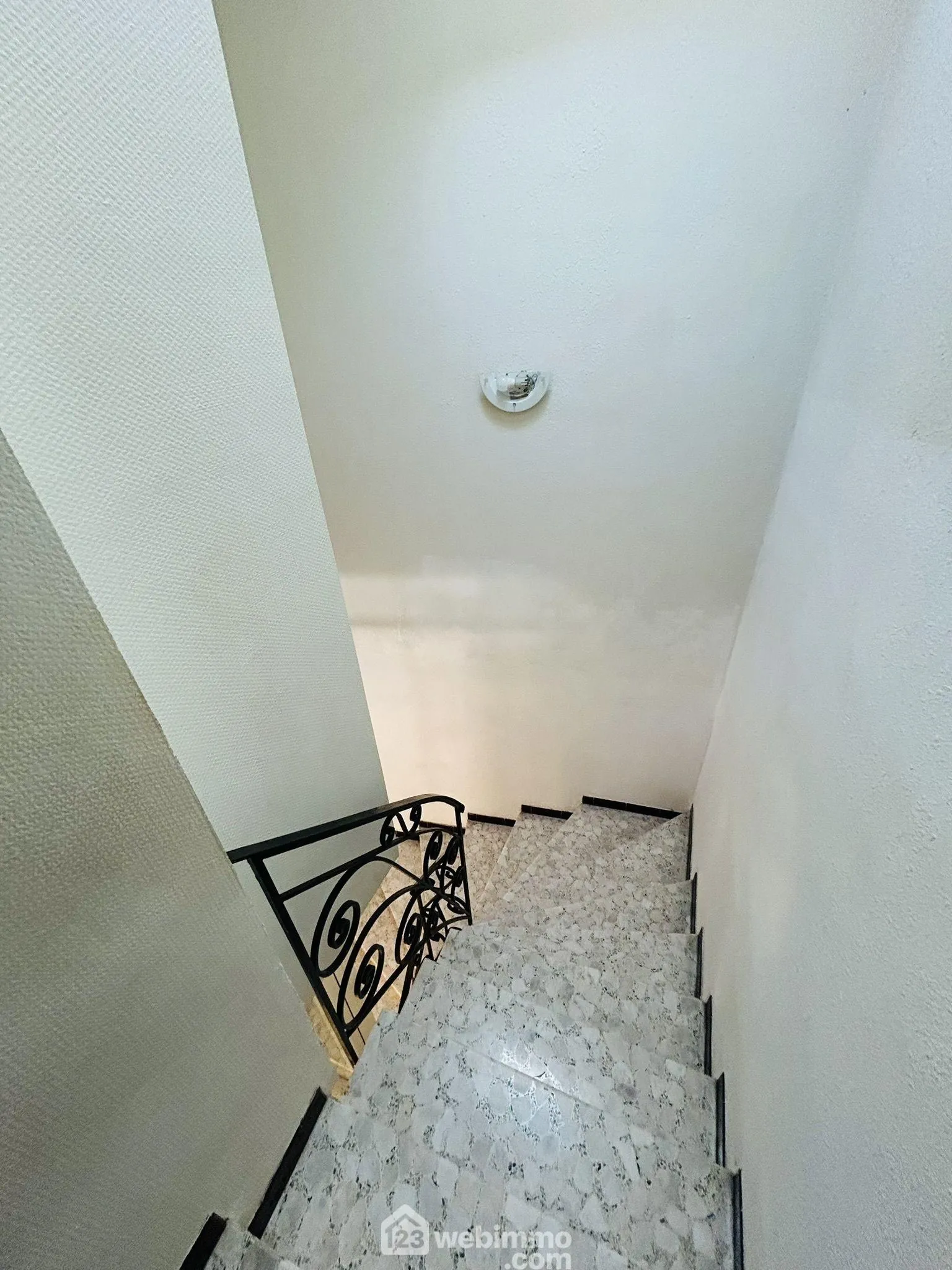 Maison de village à Estagel avec garage, 100 m², idéal résidence ou investissement 