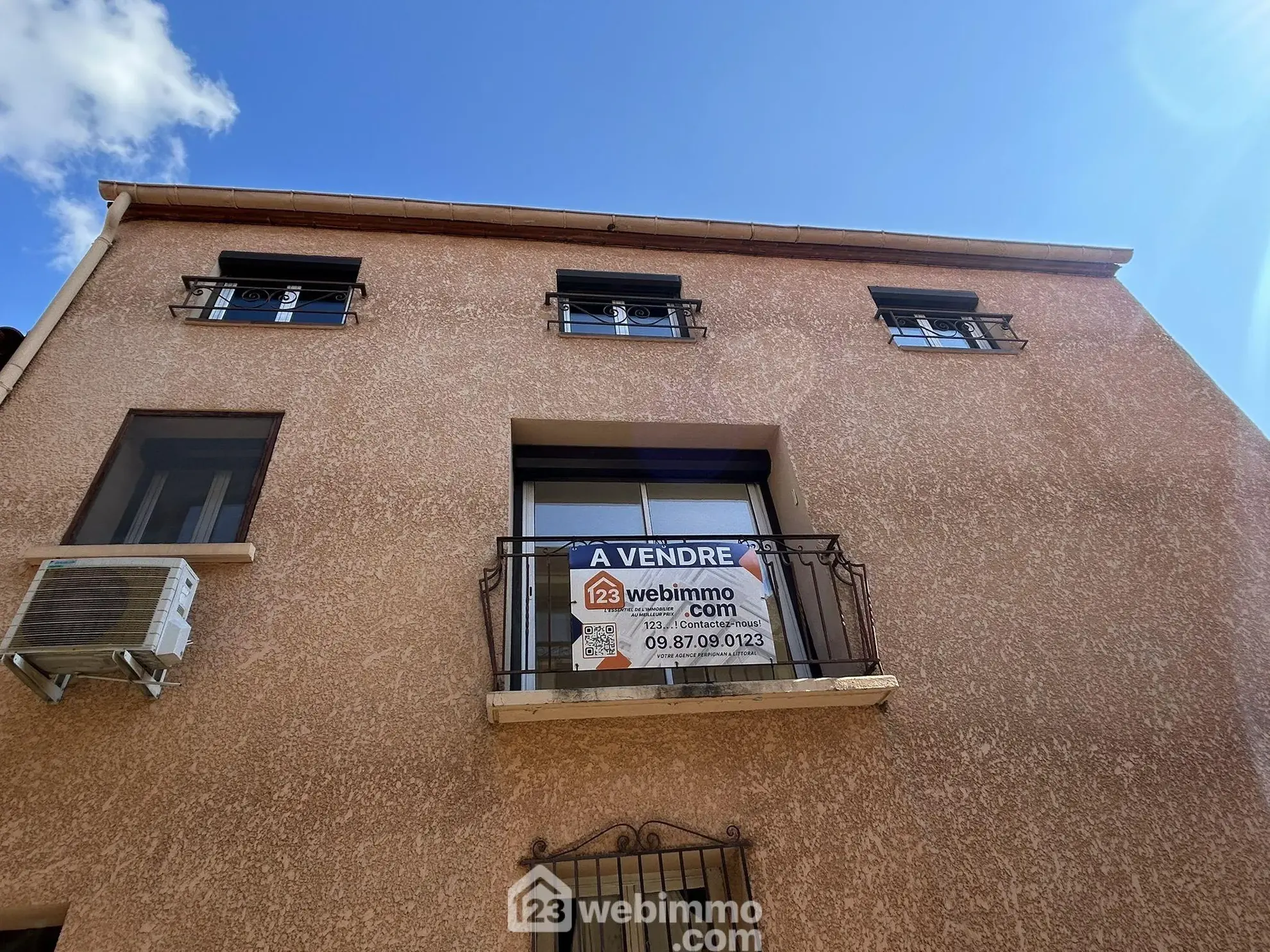 Maison de village à Estagel avec garage, 100 m², idéal résidence ou investissement 