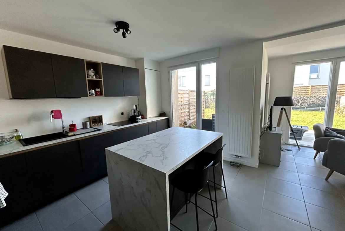 Maison récente 4 chambres à Bonson avec terrasse et faible consommation énergétique 
