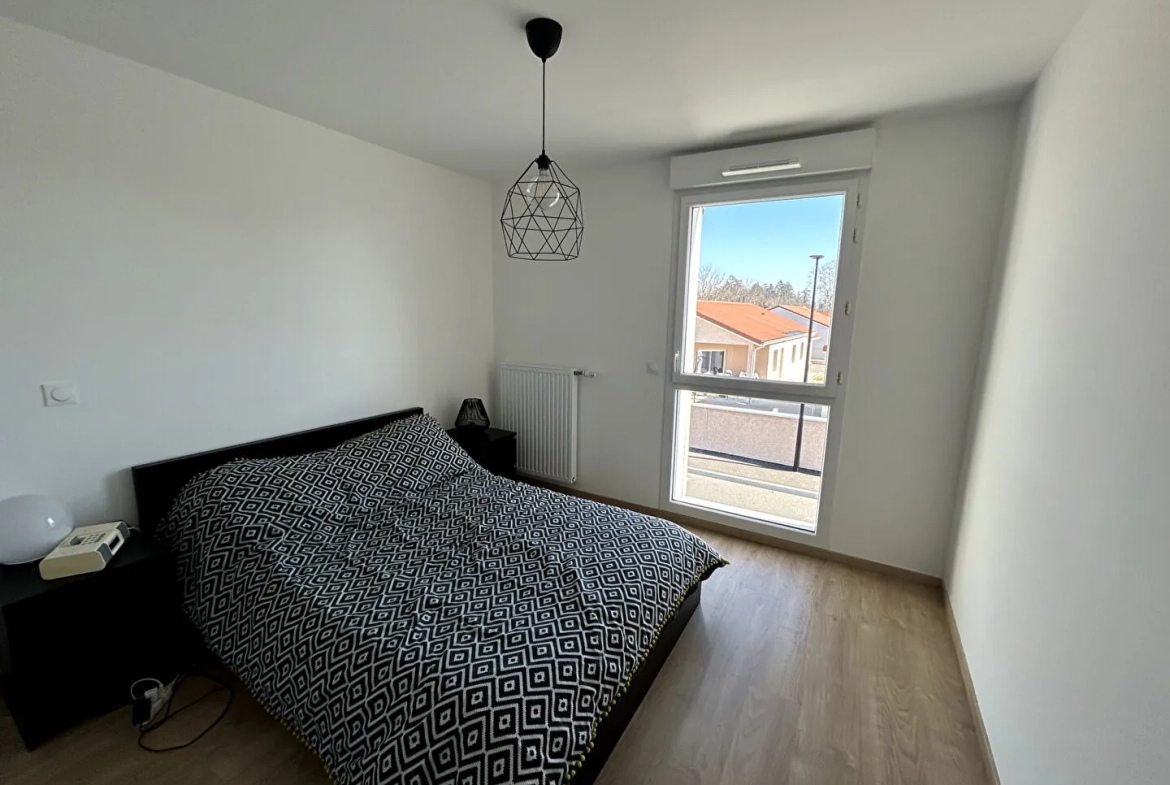 Maison récente 4 chambres à Bonson avec terrasse et faible consommation énergétique 