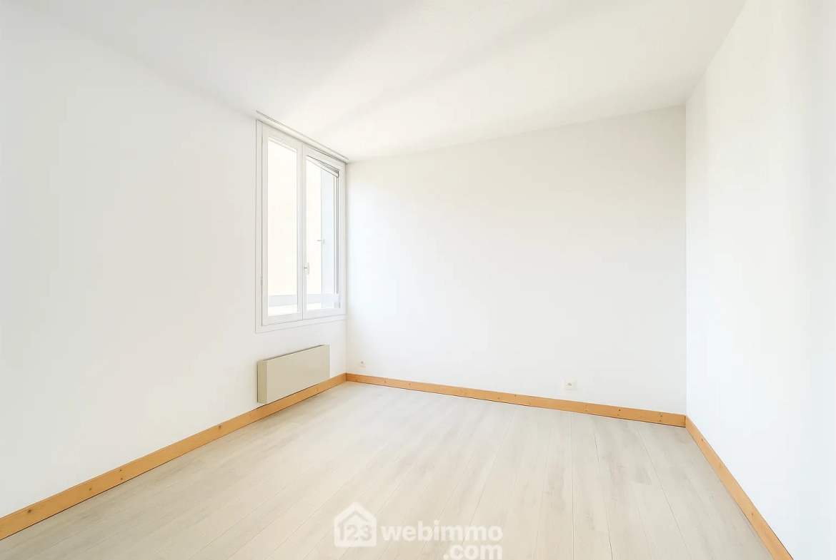 Appartement traversant de 45 m² avec loggia à Sainte-Maxime proche centre et plages 