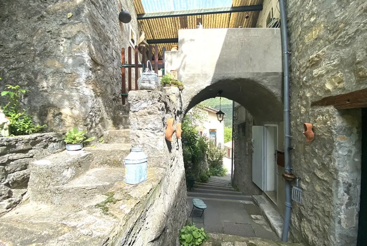 Appartement T2 lumineux à Montclus, proche Serres et la Germanette 