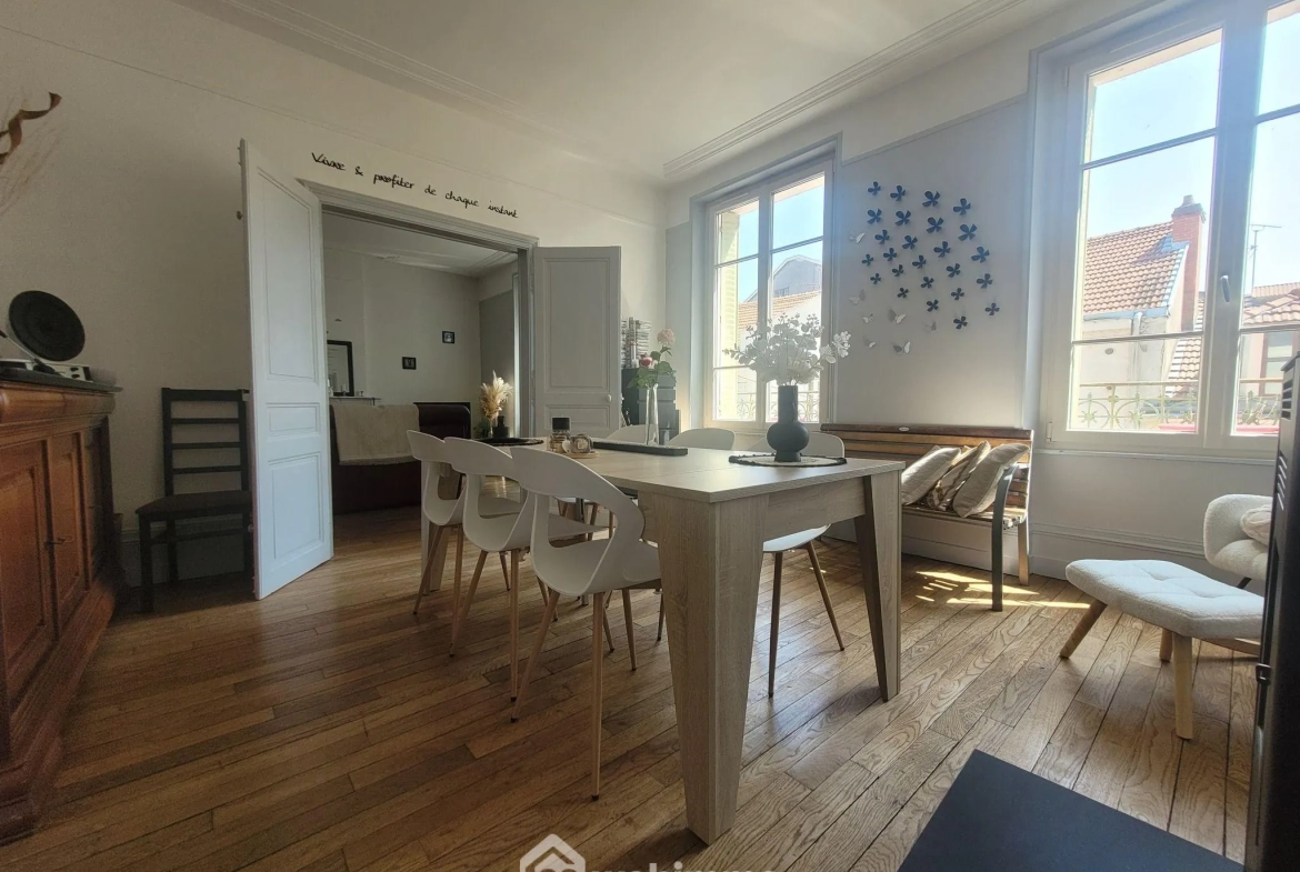 Appartement spacieux de 145 m² à Verdun, rénové, 3 chambres, belle luminosité 