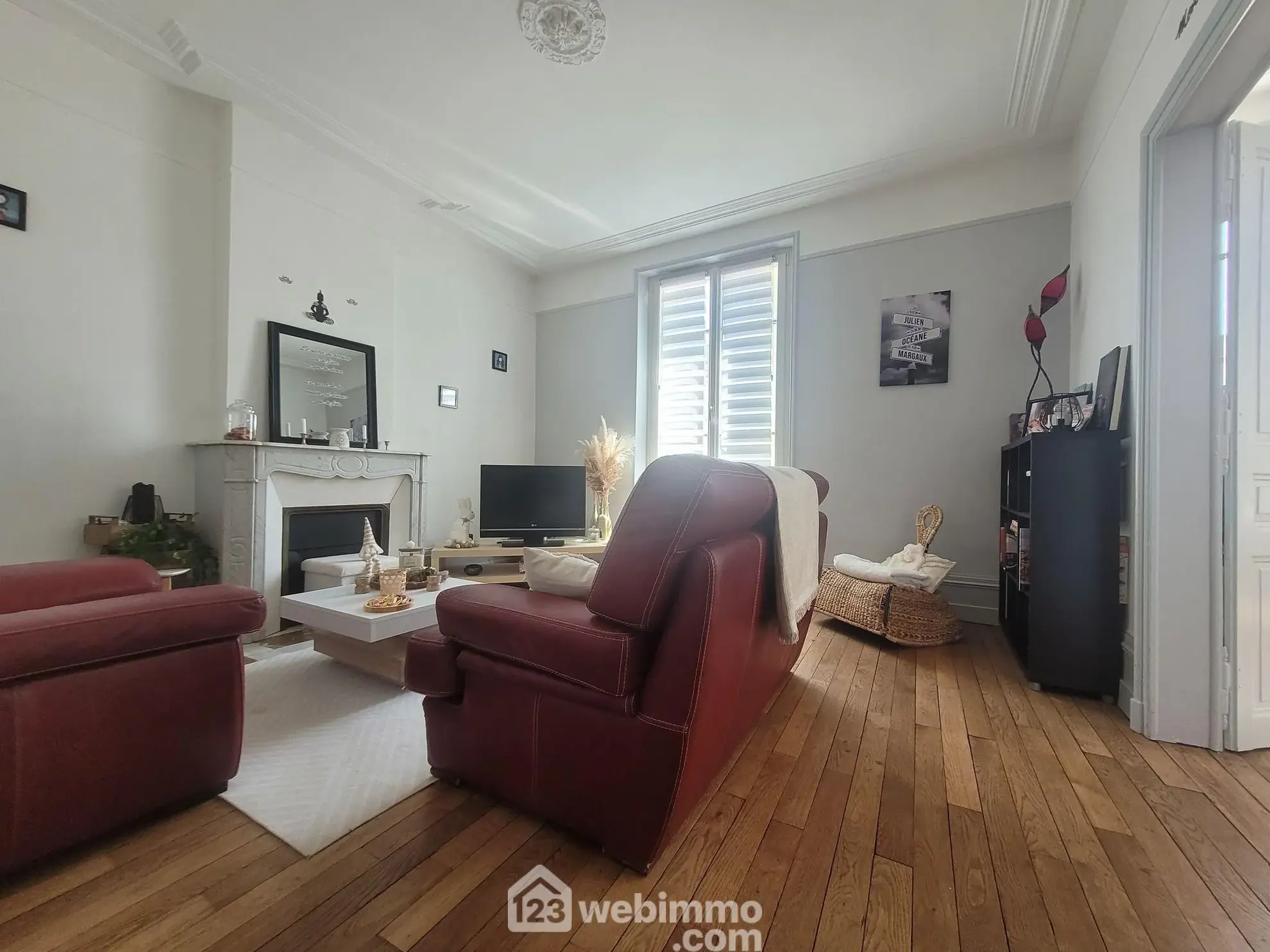 Appartement spacieux de 145 m² à Verdun, rénové, 3 chambres, belle luminosité 