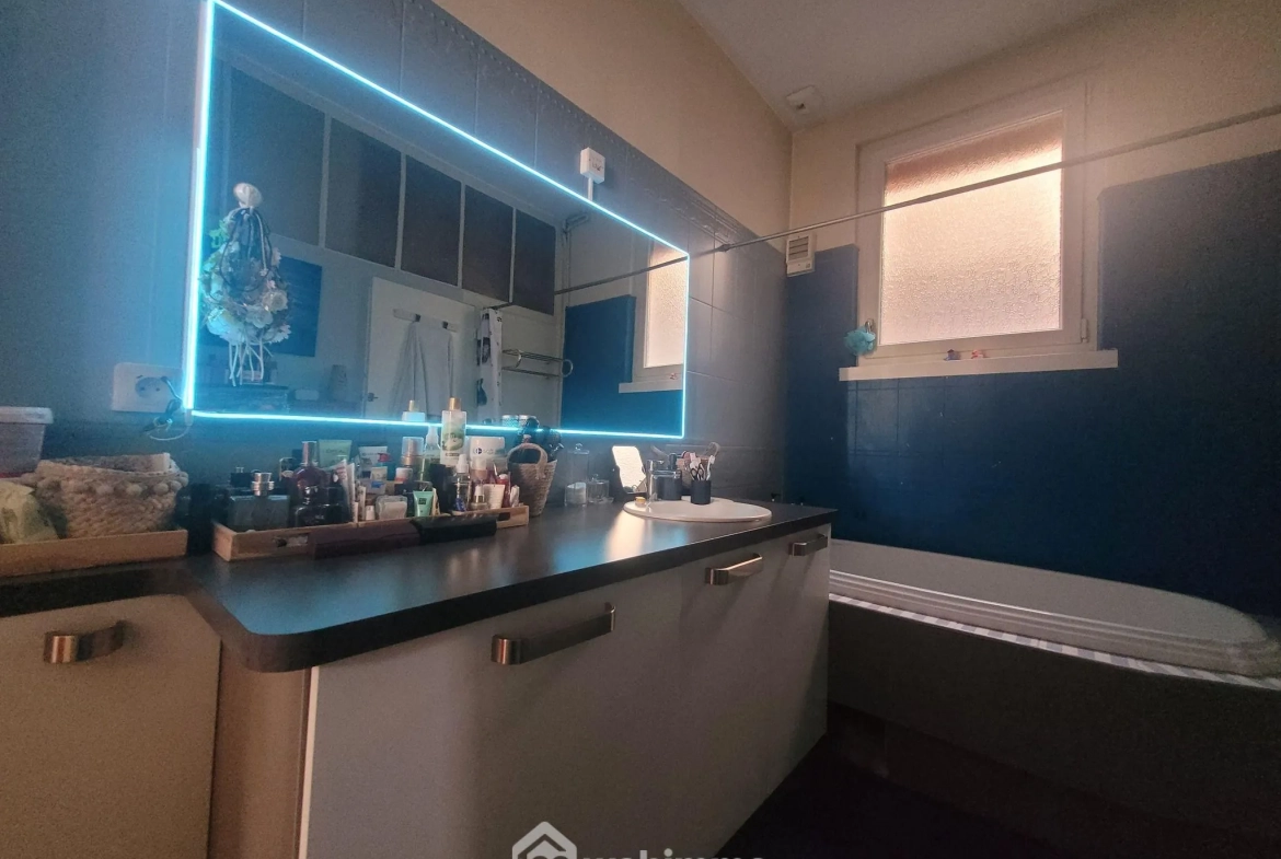 Appartement spacieux de 145 m² à Verdun, rénové, 3 chambres, belle luminosité 