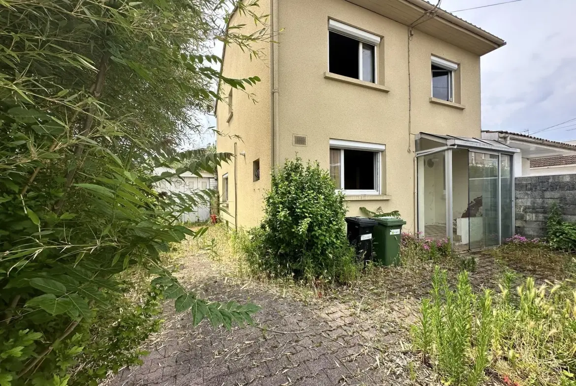Maison à vendre à Cenon de 100 m² avec jardin et garage proche tramway 