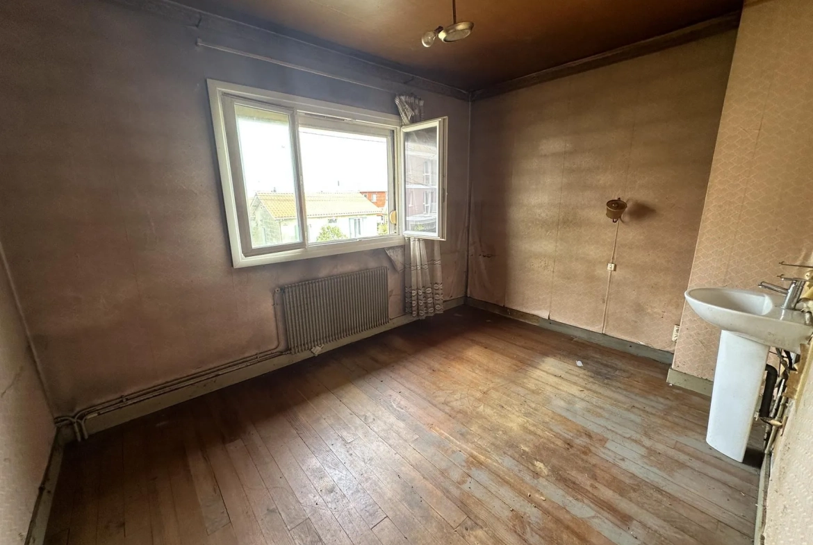 Maison à vendre à Cenon de 100 m² avec jardin et garage proche tramway 