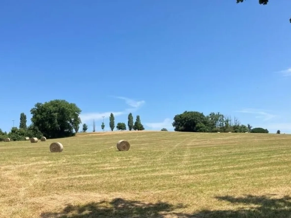 Terrain constructible de 517 m² à Sauveterre-de-Guyenne avec emplacement idéal